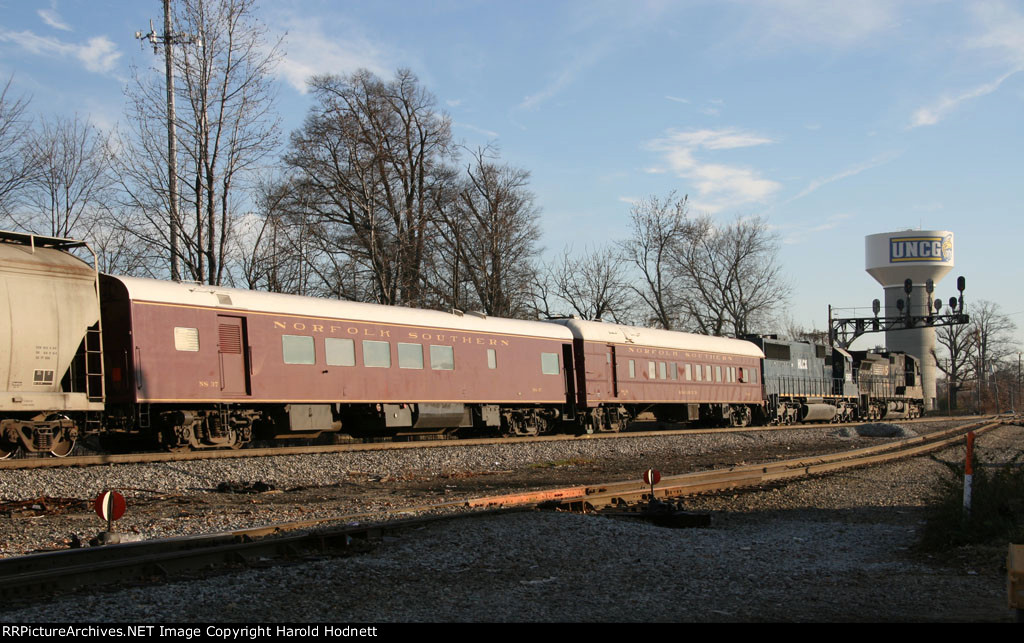 NS 37 & 36 head north on train 351